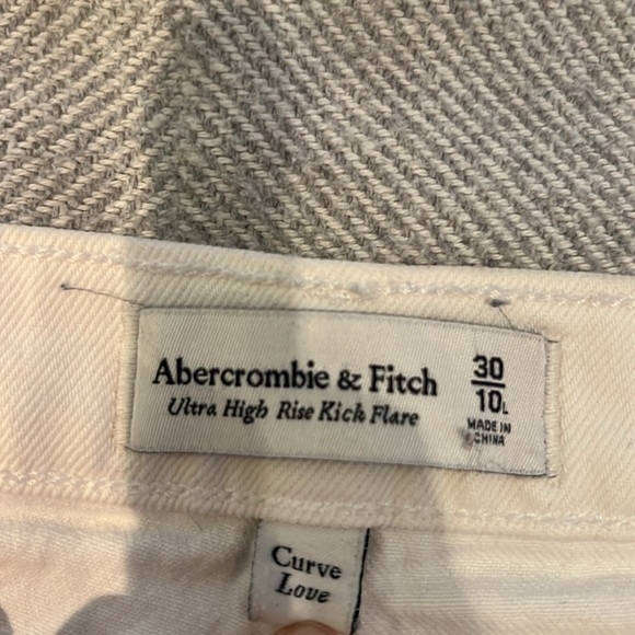 ABERCROMBIE ultra high rise kick flare - Picture 3 of 6